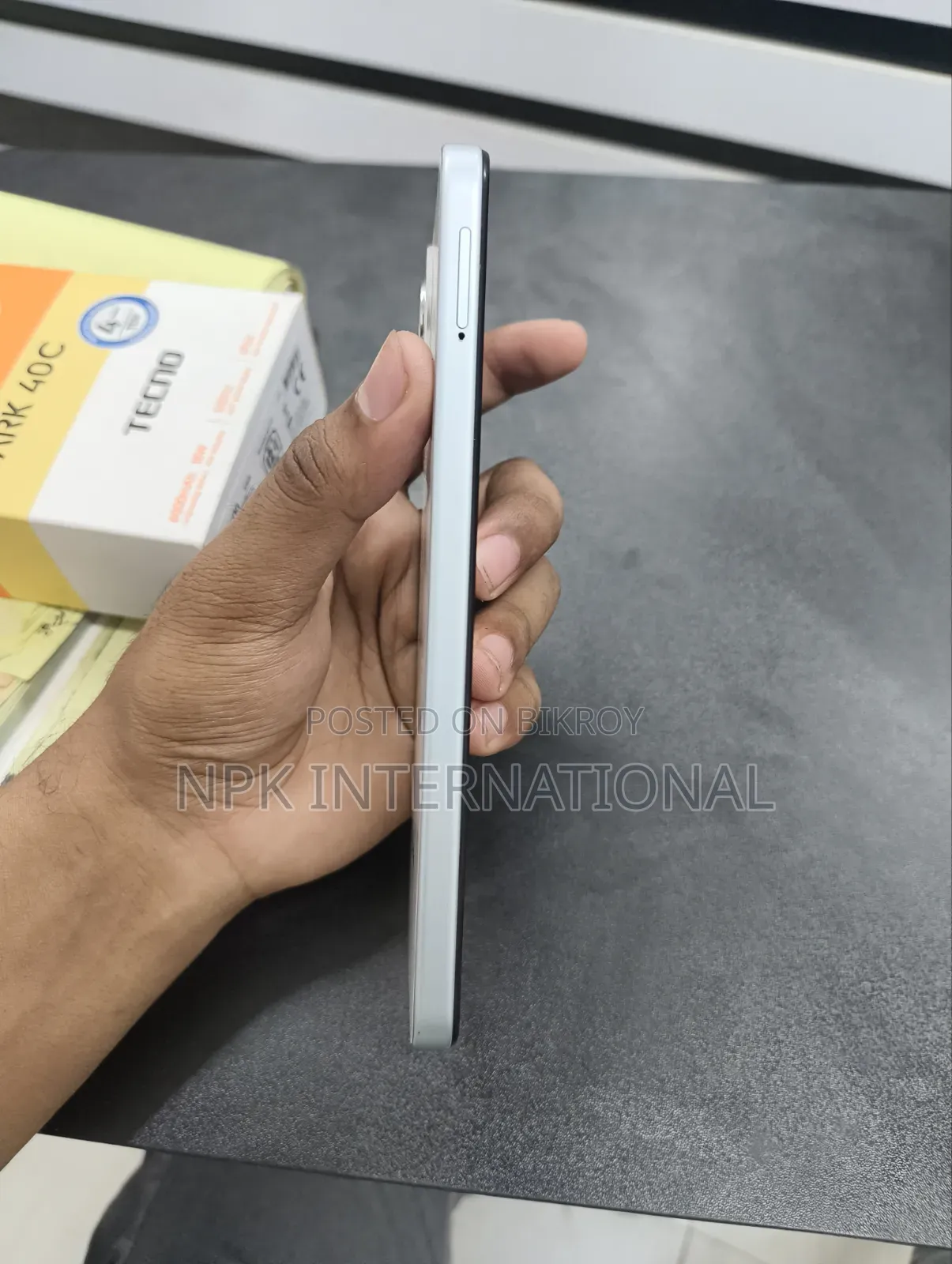 Tecno Spark 40C 128 GB White