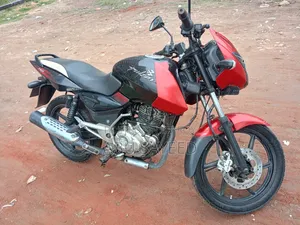 বাজাজ পালসার ১৫০ ২০১৬ কালো