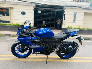 Yamaha R1 2022 Blue