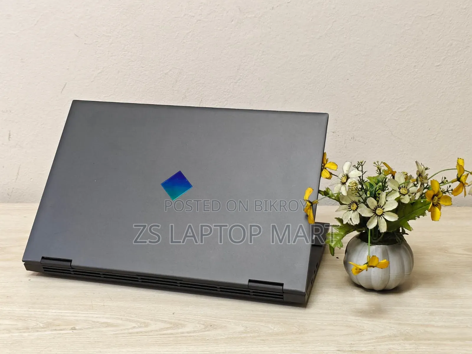Laptop HP Omen 15 4GB AMD Ryzen 7 SSD 512GB