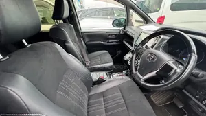 Toyota Esquire 2021 Pearl