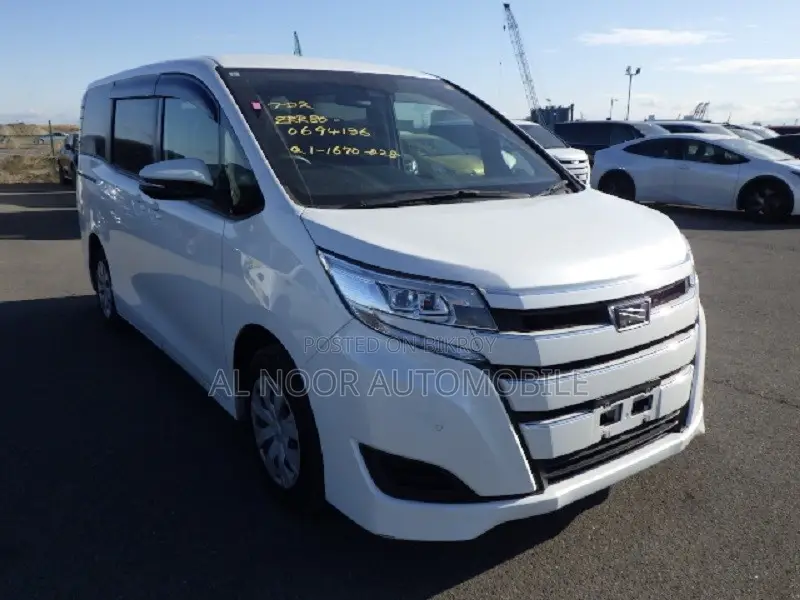 Toyota Noah 2021 Pearl