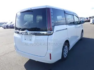 Toyota Noah 2021 Pearl