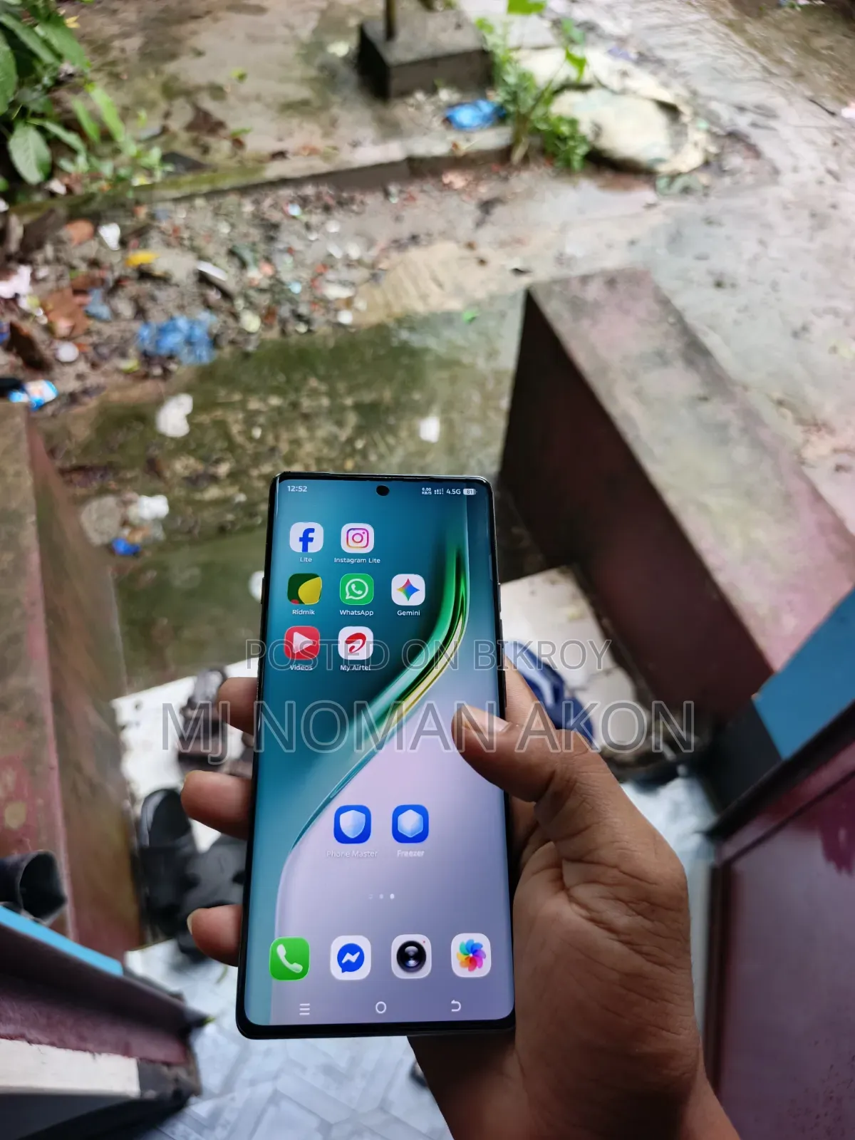 টেকনো ক্যামন ৪০ প্রো ৪জি ২৫৬ জিবি ব্লু