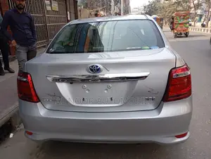 Toyota Axio 2021 Silver