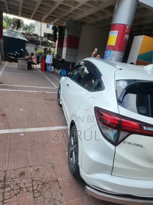 Honda Vezel 2014 White