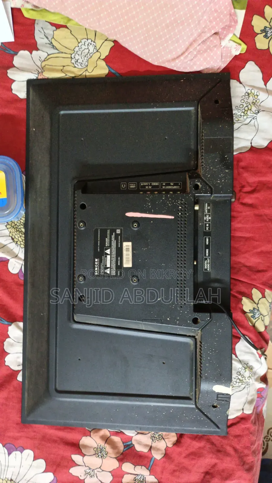 Singer 32" LED TV Display Gone