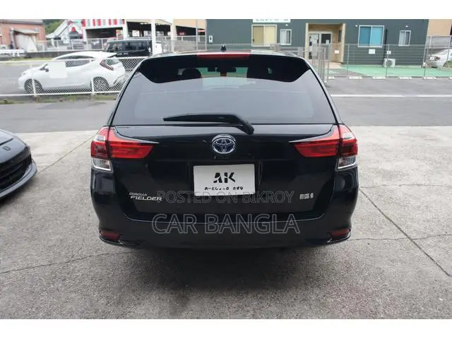 Toyota Corolla Fielder 2021 Black