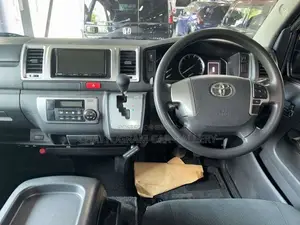 Toyota HiAce 2021 White