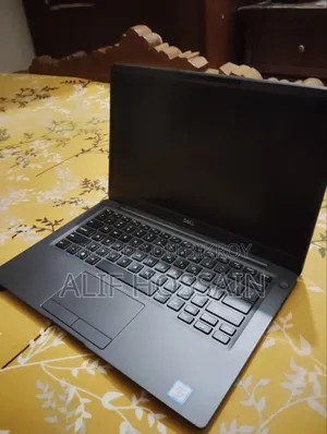 Laptop Dell Latitude 7400 8GB Intel Core i5 SSD 256GB