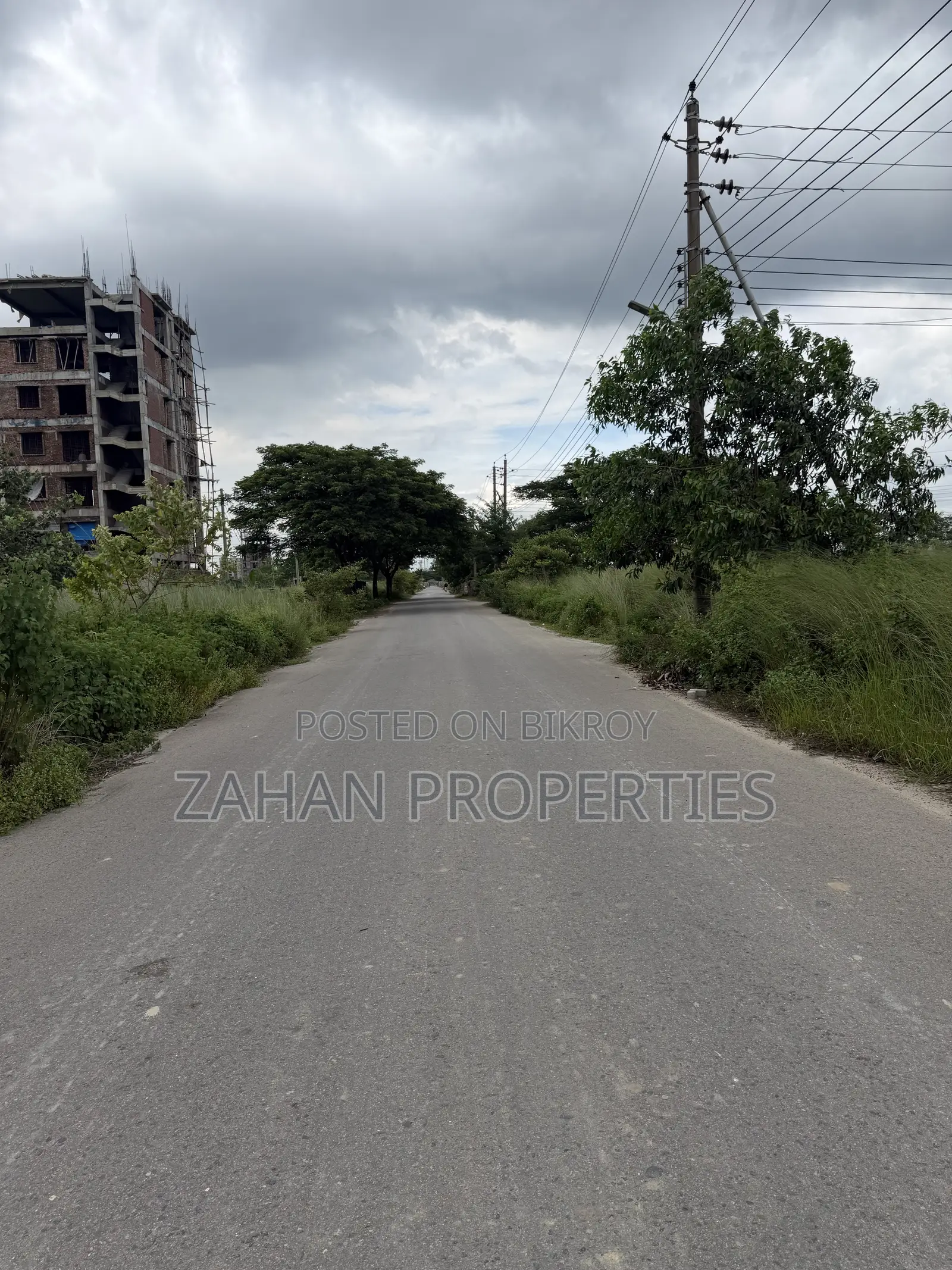 বসুন্ধরা এন ব্লক ৮.৫ কাঠা প্লট বিক্রি।
