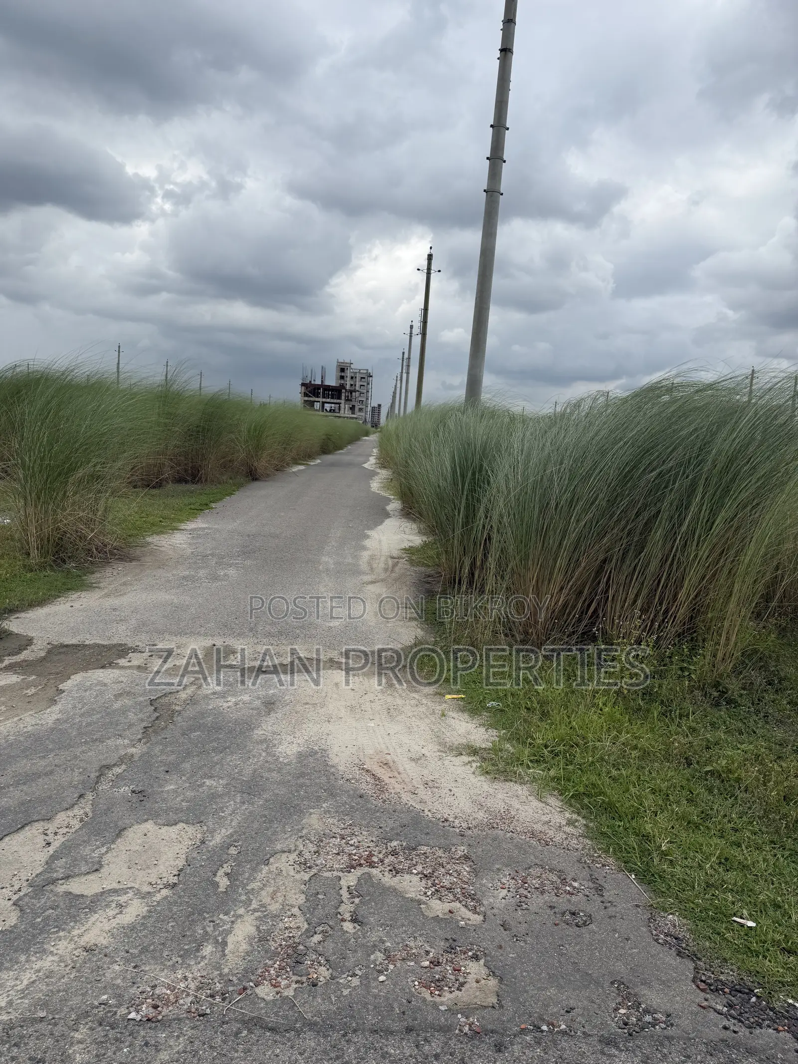 বসুন্ধরা এন ব্লক ৮.৫ কাঠা প্লট বিক্রি।