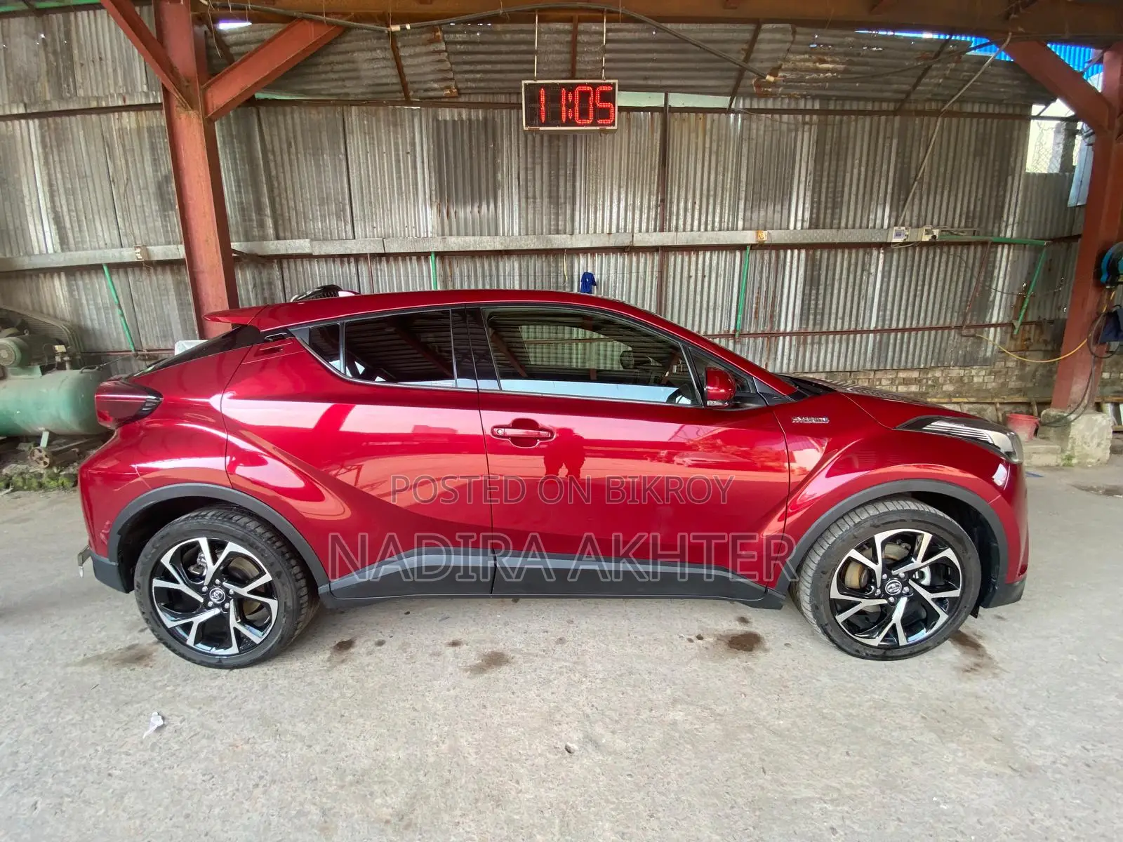Toyota C-HR XLE Front-Wheel Drive Sport Utility (2.0-Liter 4-Cylinder 2-Automatic) 2018 Red