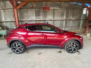 Toyota C-HR XLE Front-Wheel Drive Sport Utility (2.0-Liter 4-Cylinder 2-Automatic) 2018 Red