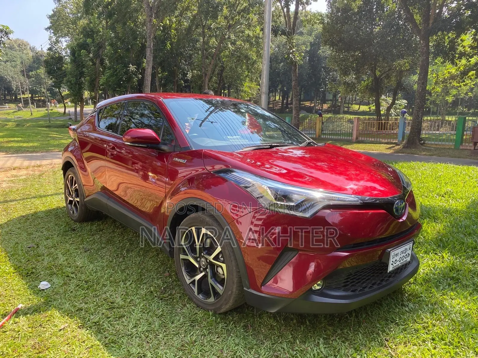 Toyota C-HR XLE Front-Wheel Drive Sport Utility (2.0-Liter 4-Cylinder 2-Automatic) 2018 Red