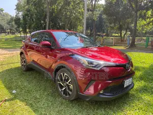 Toyota C-HR XLE Front-Wheel Drive Sport Utility (2.0-Liter 4-Cylinder 2-Automatic) 2018 Red