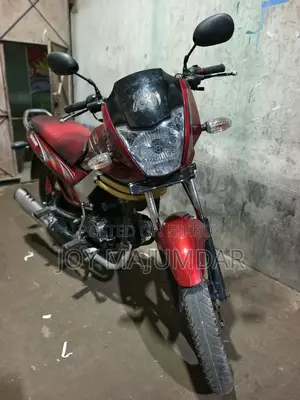 Mahindra Centuro 2016 Red