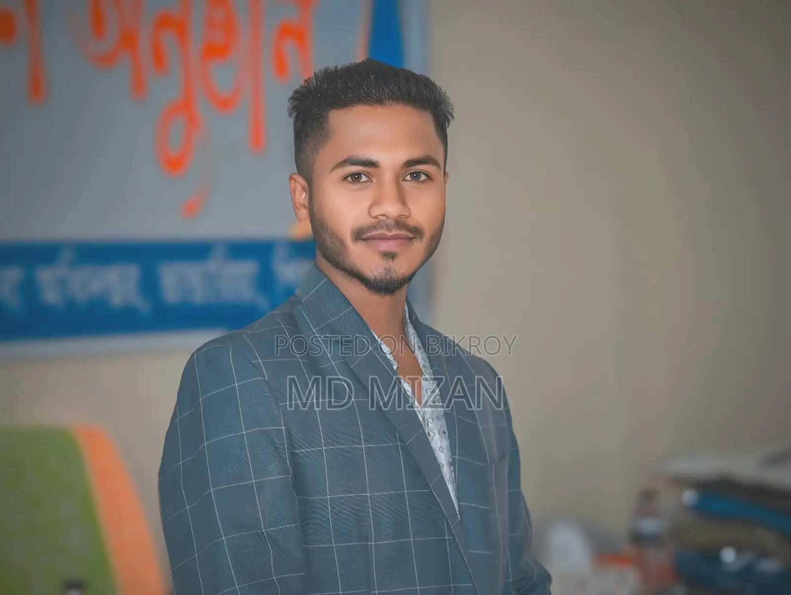 বন্দরে লাইটার জাহাজের জন্য এসকর্ট ম্যান