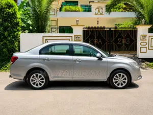 টয়োটা অ্যাক্সিও ১.৫ জি টু-হুইল ড্রাইভ ২০১৫ গোল্ড