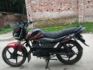সুজুকি হায়াতে ২০১৫ রেড