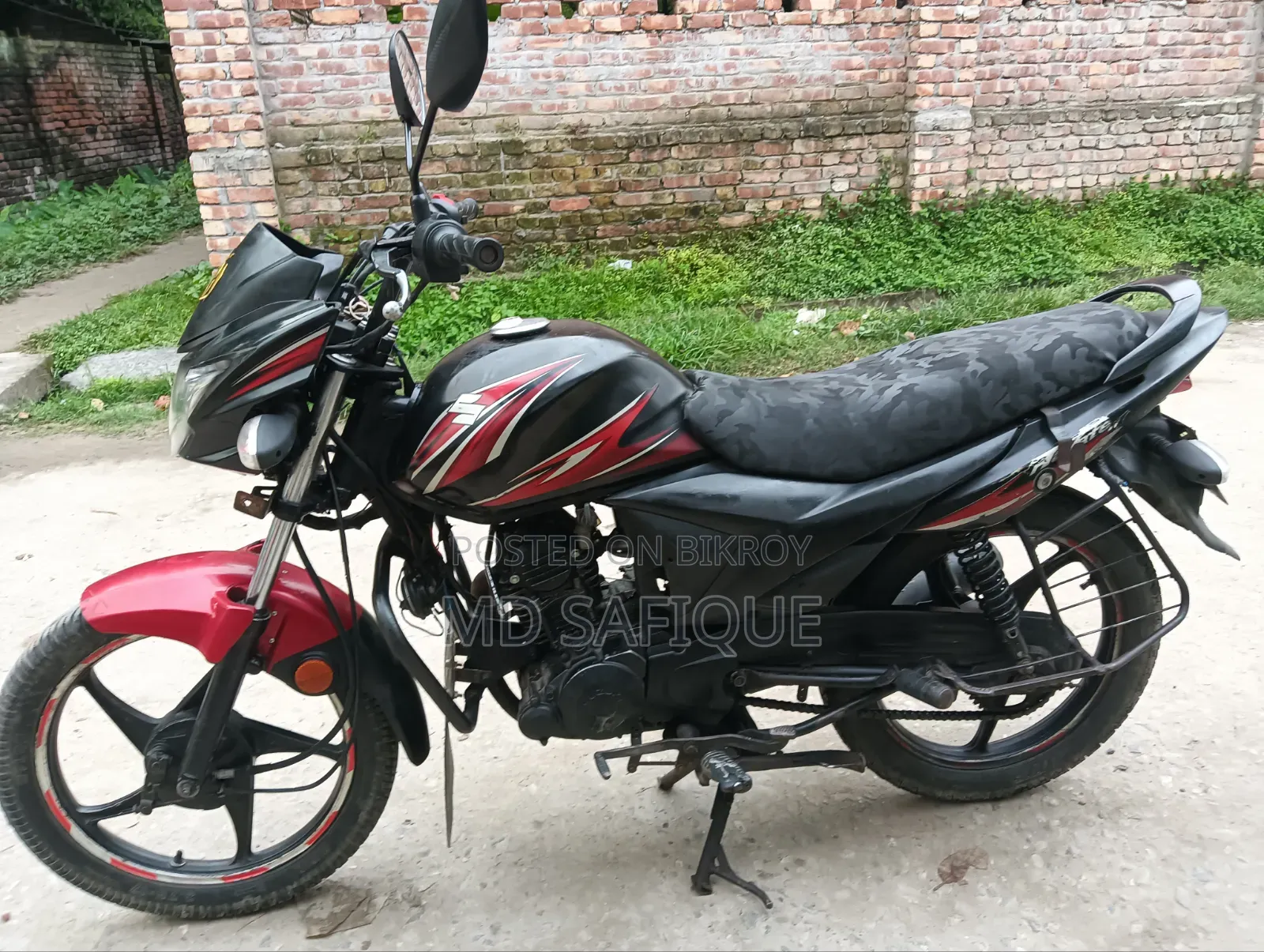 সুজুকি হায়াতে ২০১৫ রেড