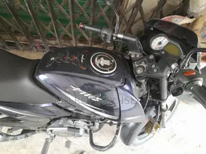 বাজাজ পালসার এন১৫০ ২০১৮ ব্লু