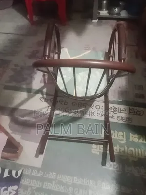 Holding Chair
