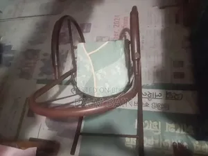 Holding Chair