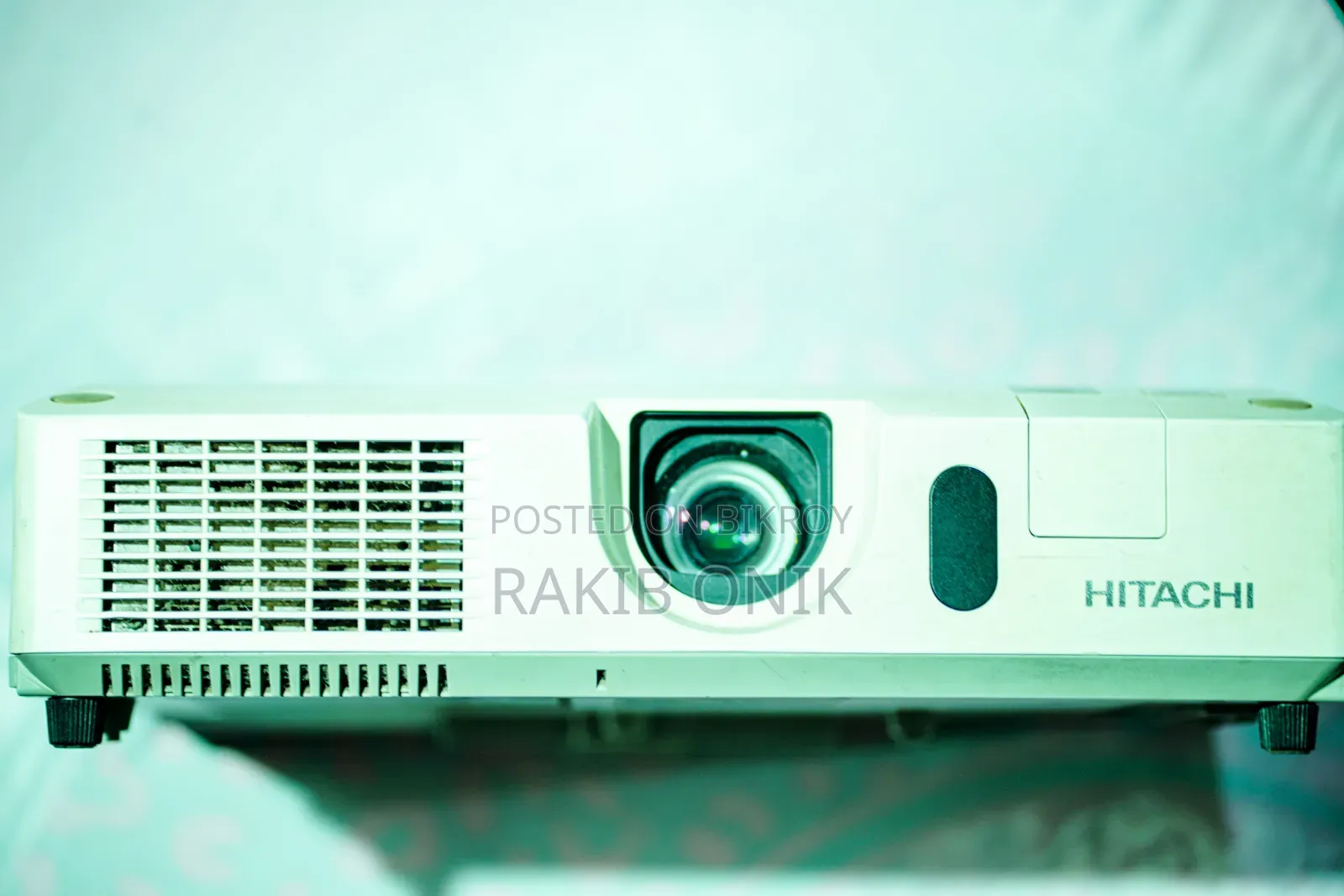 Hitachi Projector