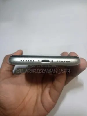 অ্যাপল আইফোন এক্সআর ১২৮ জিবি সাদা