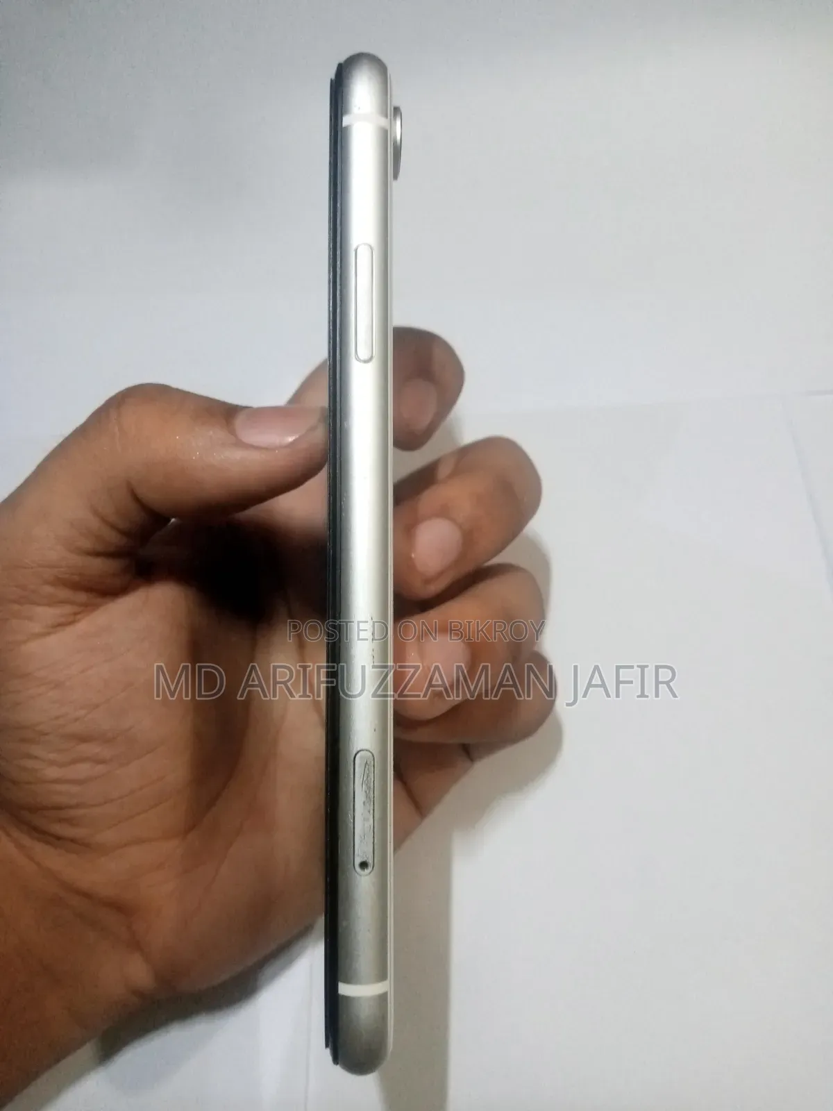 অ্যাপল আইফোন এক্সআর ১২৮ জিবি সাদা