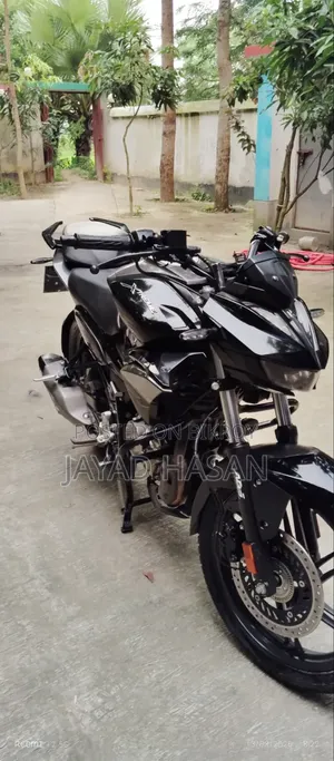 New Hero Xtreme 125R 2025 Black