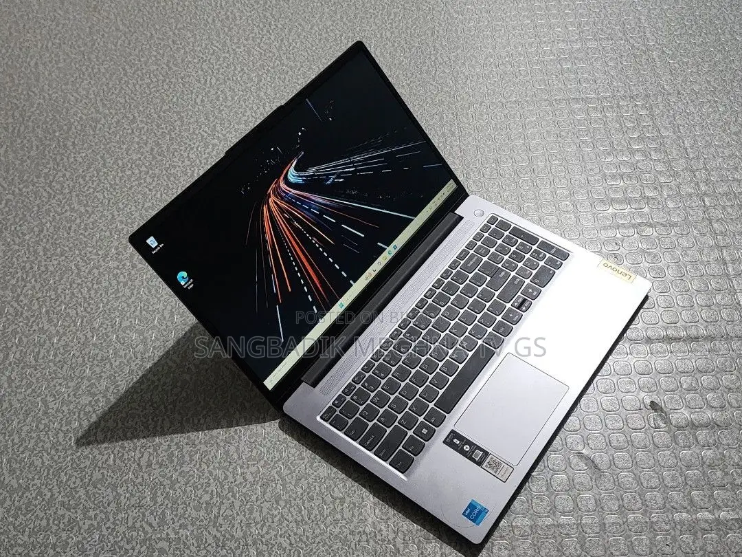 ল্যাপটপ লেনোভো ৩জিবি ইন্টেল এসএসডি ২৫৬জিবি