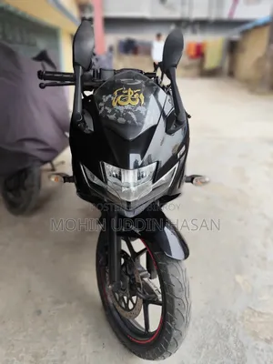 সুজুকি জিক্সার এসএফ ২০২৩ কালো
