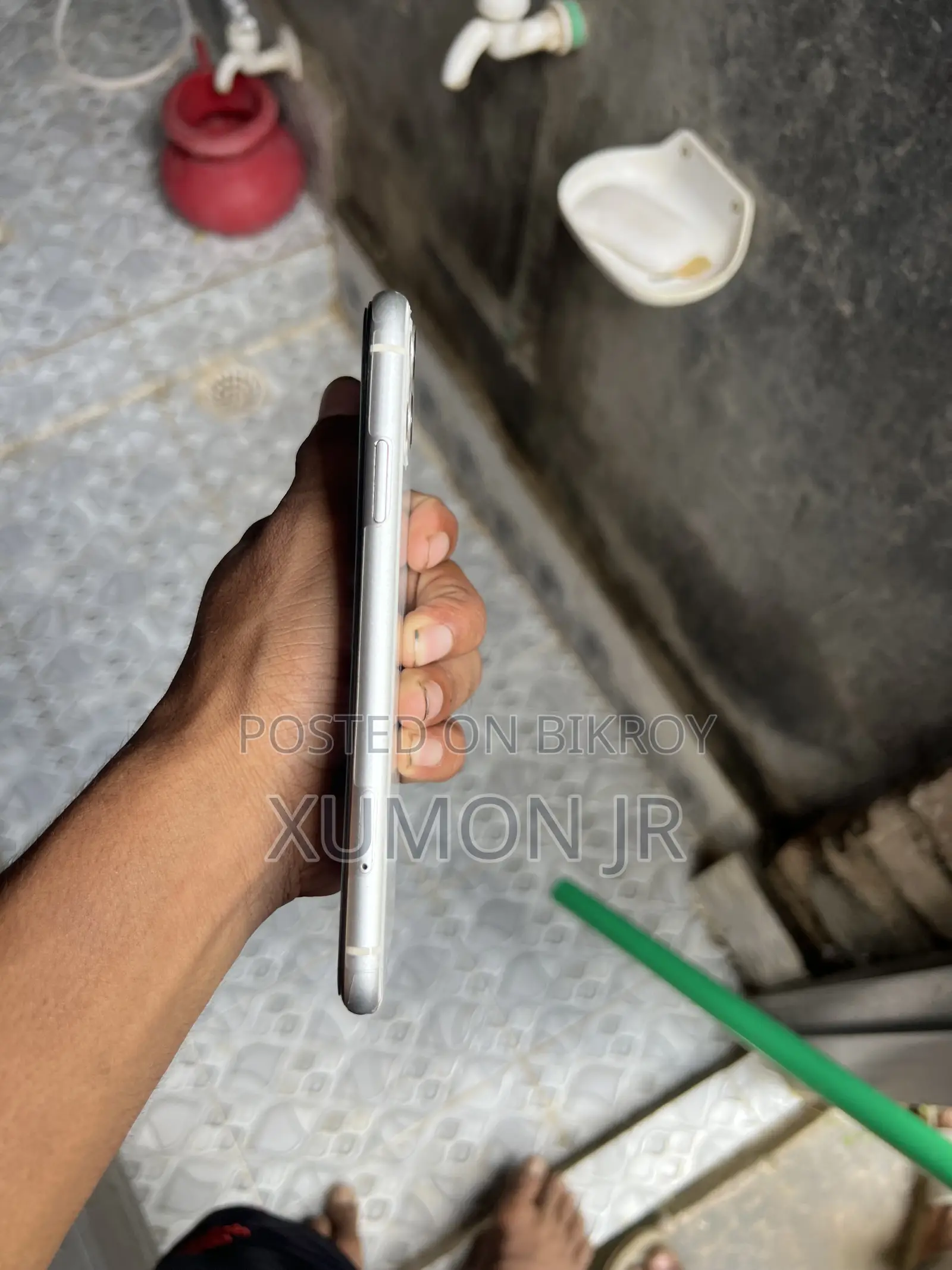 অ্যাপল আইফোন ১১ ৬৪ জিবি হোয়াইট