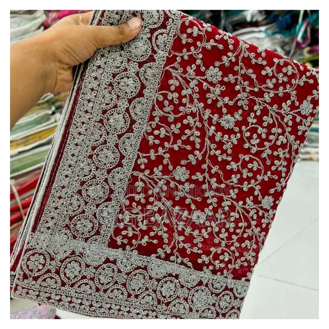 প্রিমিয়াম ইন্ডিয়ান পার্টি শাড়ি