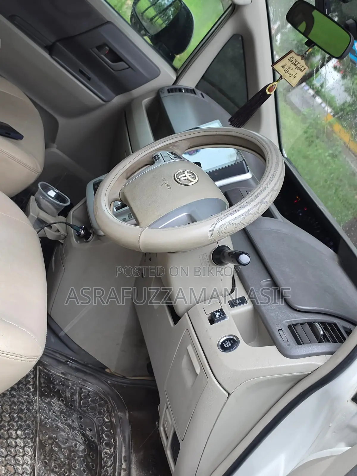 Toyota Noah 2010 Pearl