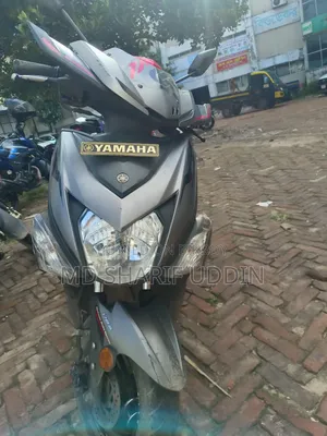 ইয়ামাহা ২০২০ গ্রে