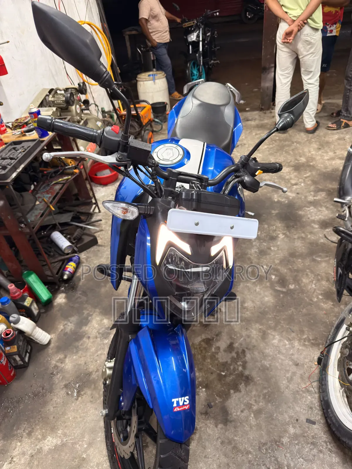 TVS Apache 160 4V 2025 Blue