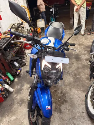 TVS Apache 160 4V 2025 Blue