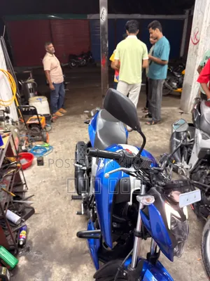 TVS Apache 160 4V 2025 Blue