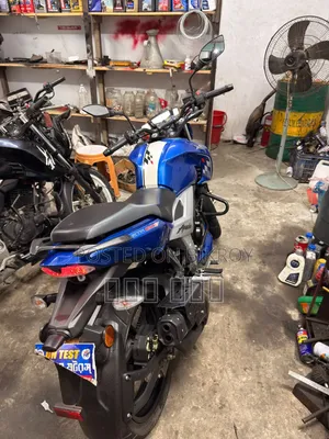 TVS Apache 160 4V 2025 Blue
