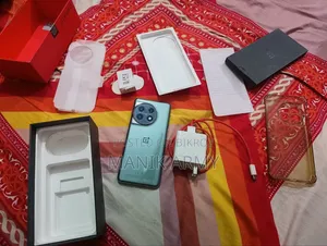 ওয়ানপ্লাস ১১ ২৫৬ জিবি