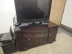 Nice TV Stand
