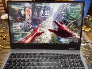 Laptop Lenovo LOQ 15ARP9 24GB Intel Core I5 SSHD+SSD 512GB