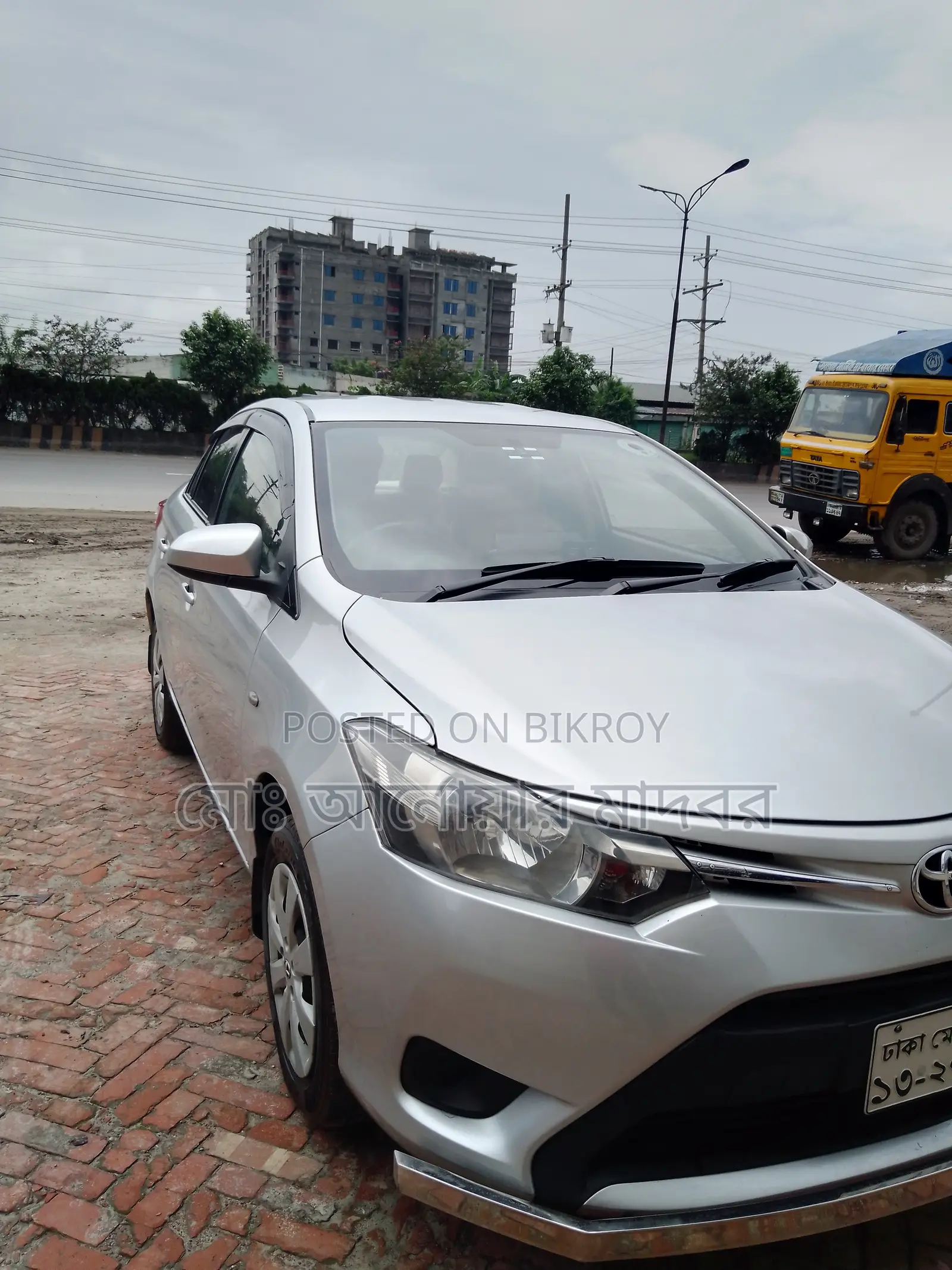 Toyota Yaris SE Hatchback 5dr 2014 Silver