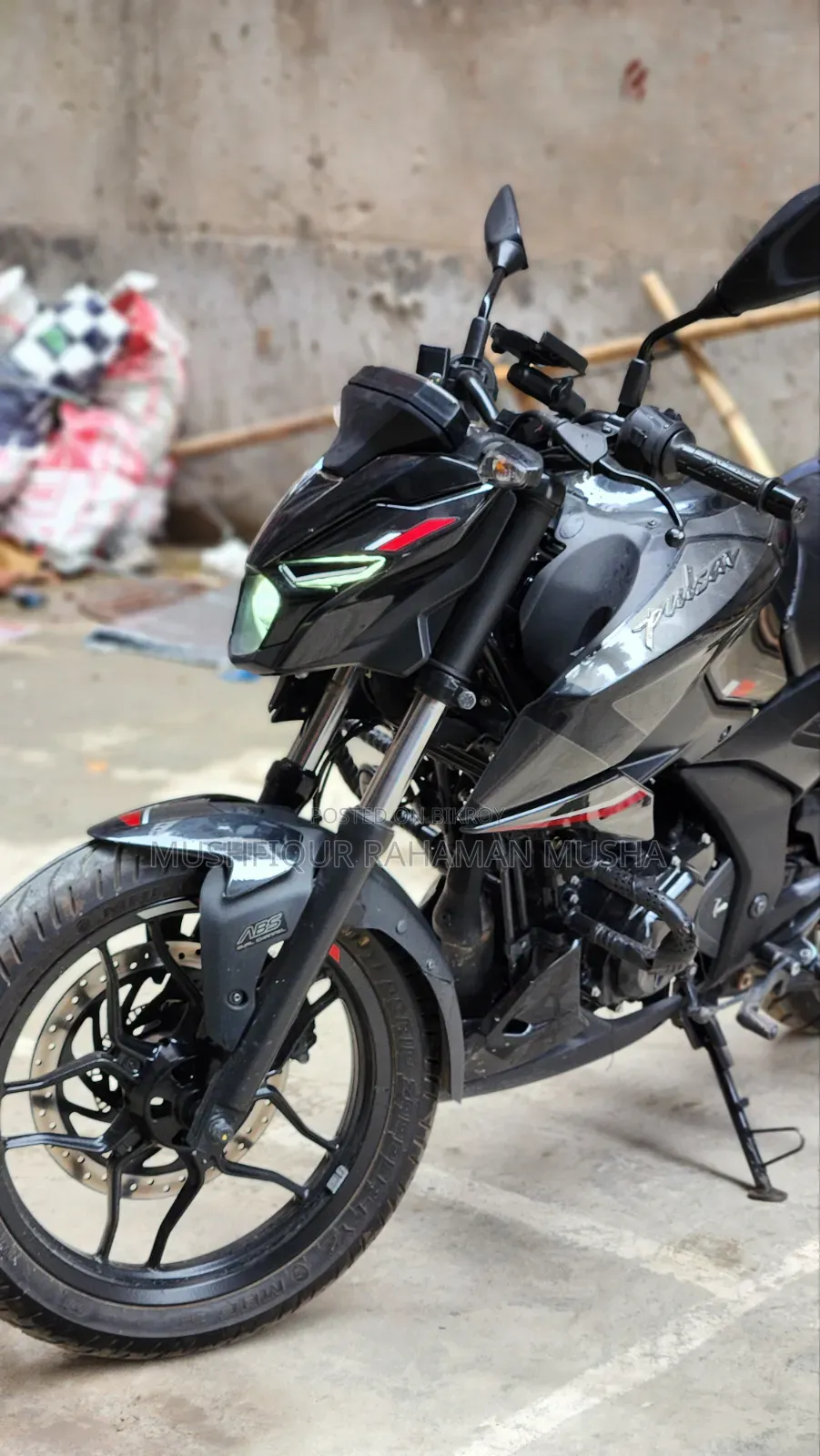 নতুন বাজাজ পালসার এন১৬০ ২০২৪ কালো