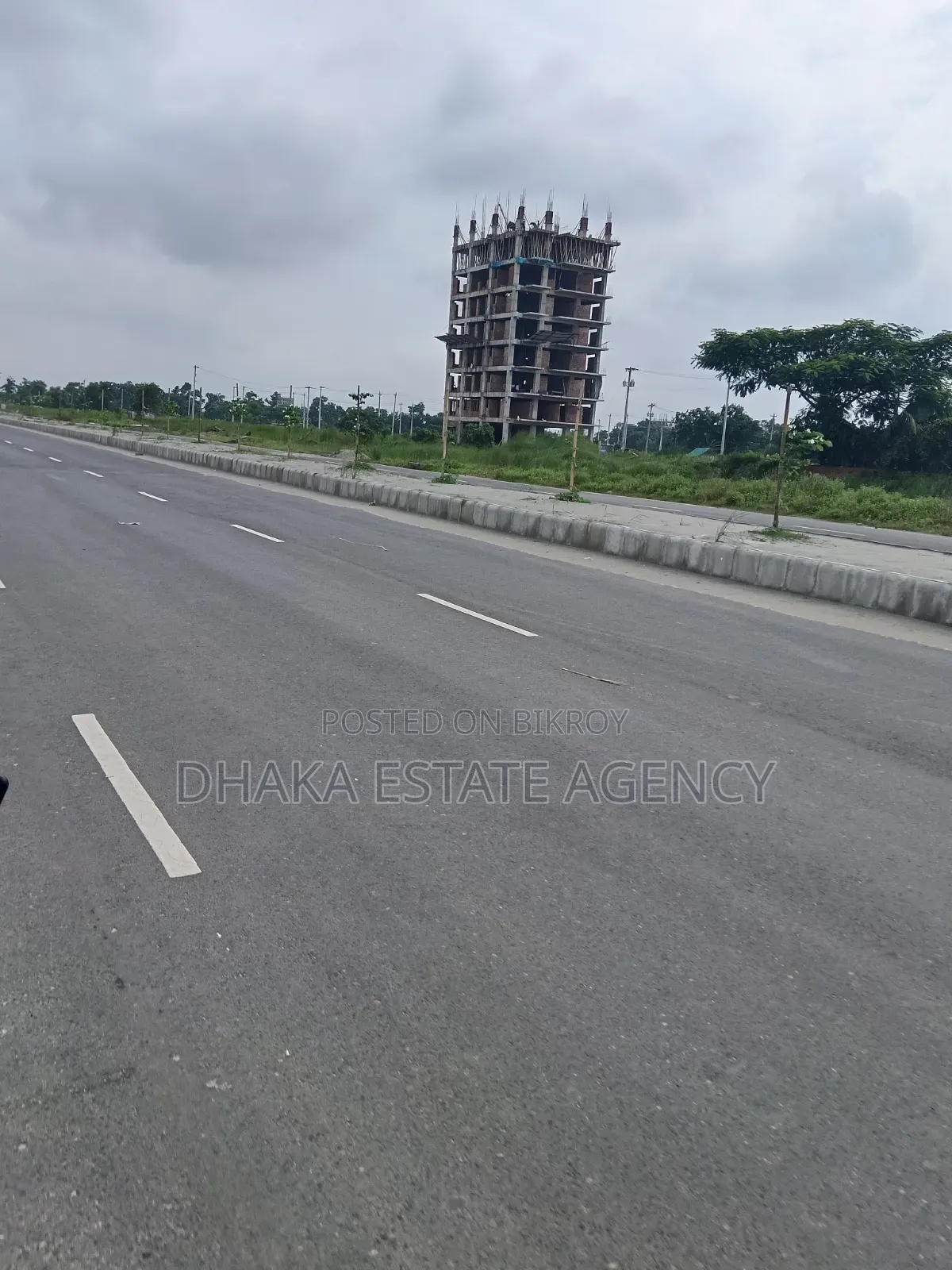 ব্লক-পি, ৪০ কাঠা, উত্তর+দক্ষিণ+লেক রোড সাইজ ৪০/২৫+২০০ ফুট লেক
