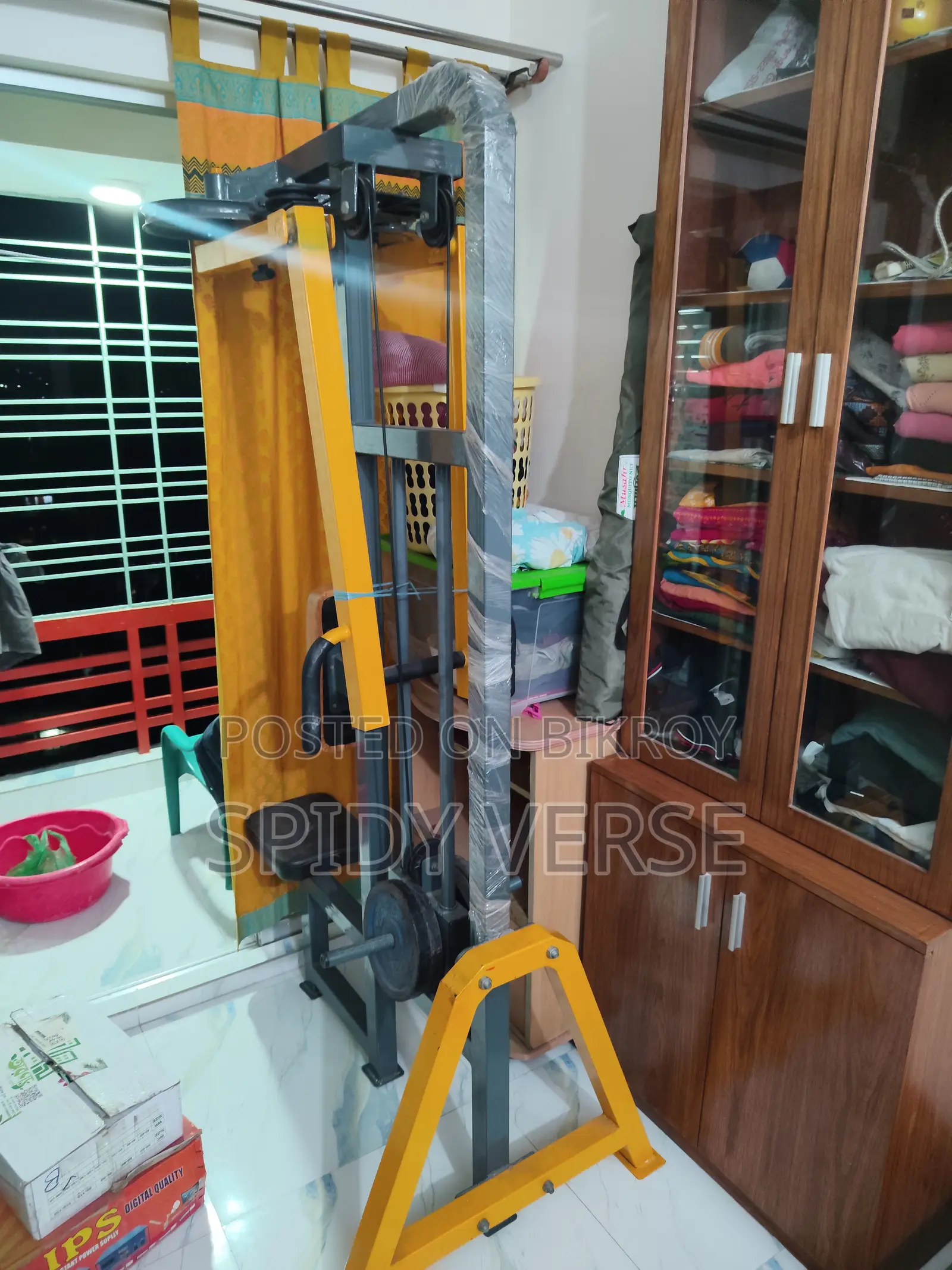 Lat Pulldown Gym Machine