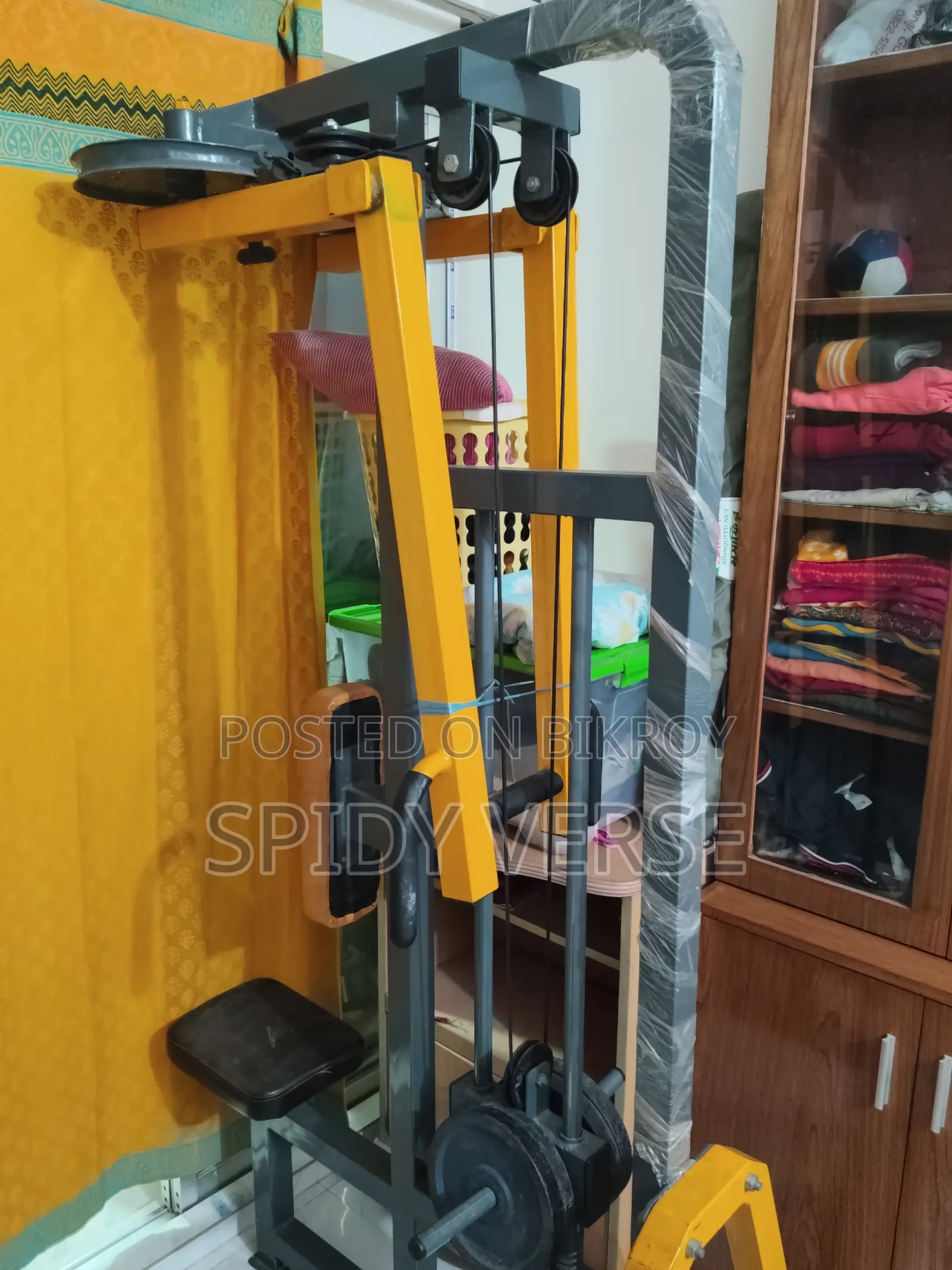 Lat Pulldown Gym Machine